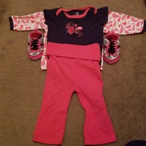 Infant girls 4 piece Yoga Sprout outfit